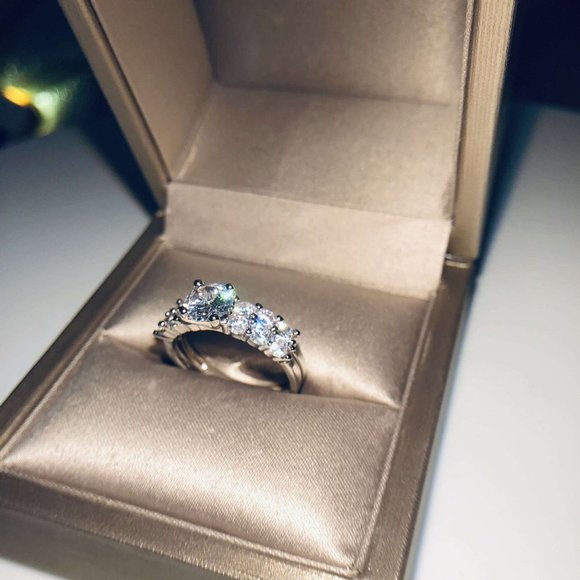 NEW 2PC/Set Silver Round Diamond Ring 8 - Picture 2 of 6